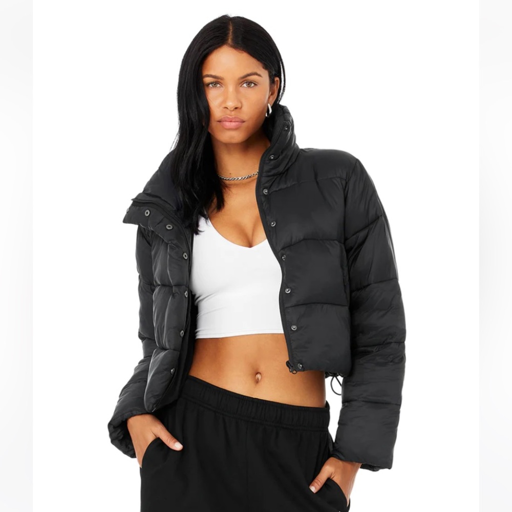 Alo yoga gold rush puffer jacket. Black L